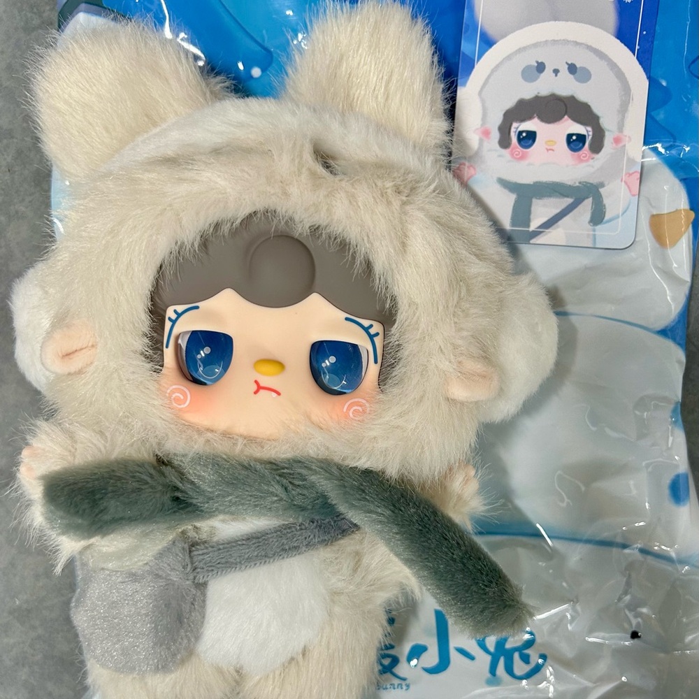 Adorable Yooki Plush Rabbit with Blue Eyes
